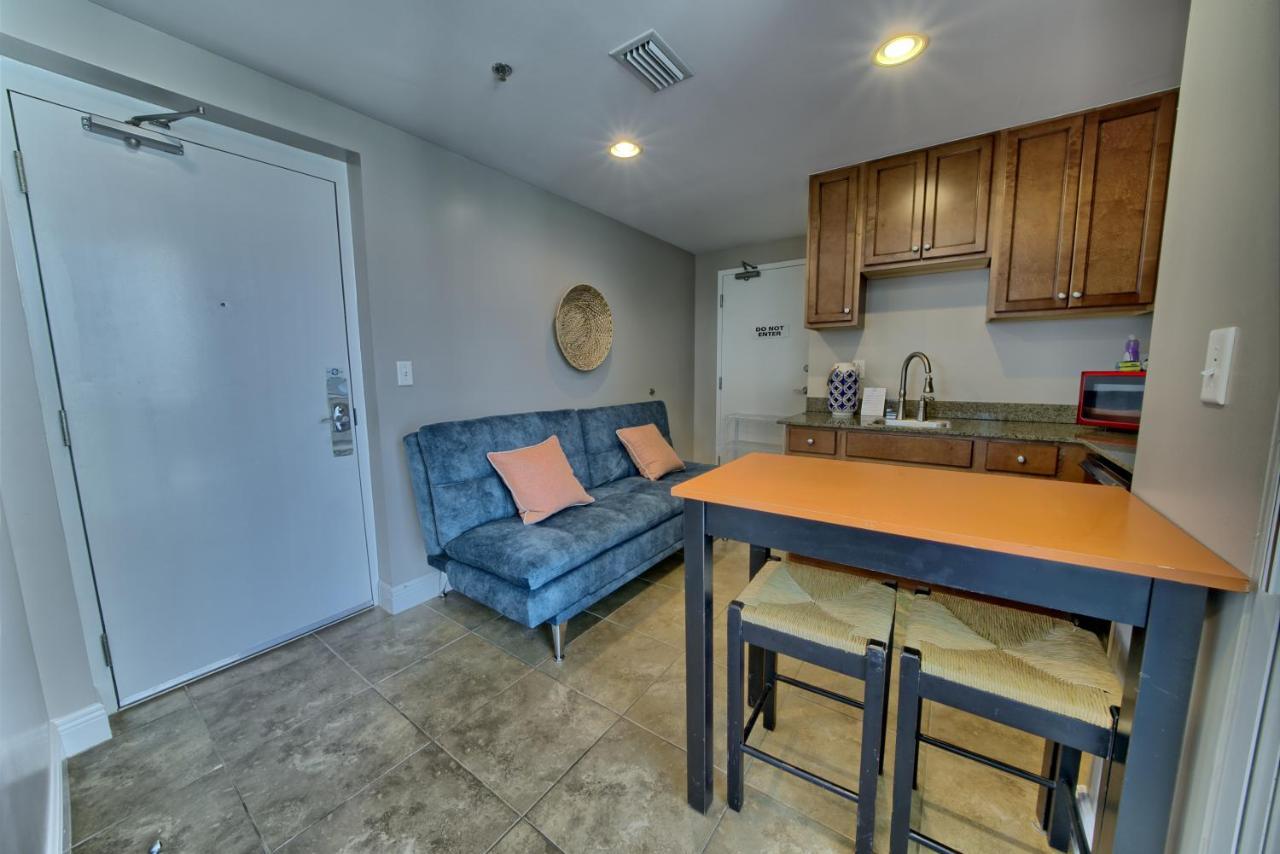Sterling Breeze - Cozy Beachfront One Bedroom Condo Panama City Beach Buitenkant foto